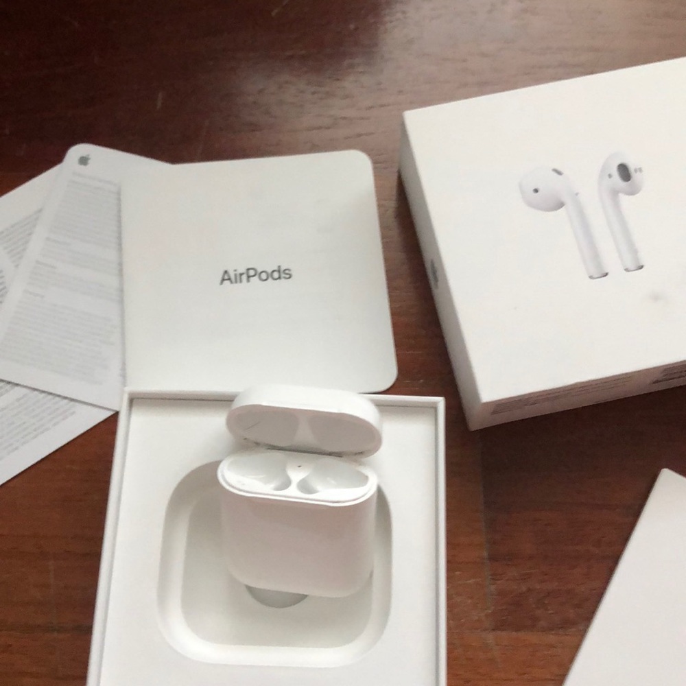 AirPod charging case and box